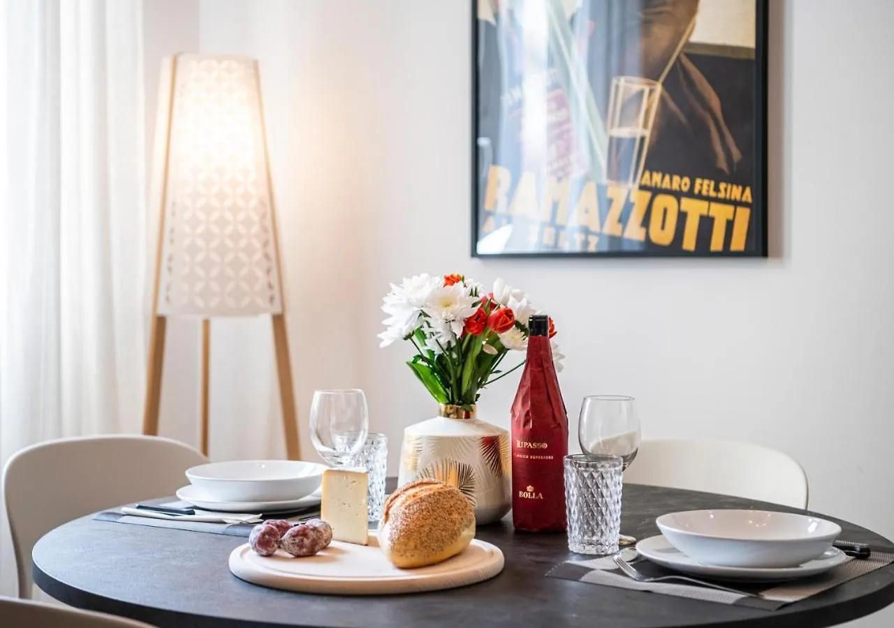 S.M.N-Centro Bf48 Luxury Living With Balcony Apartment Florence Italy
